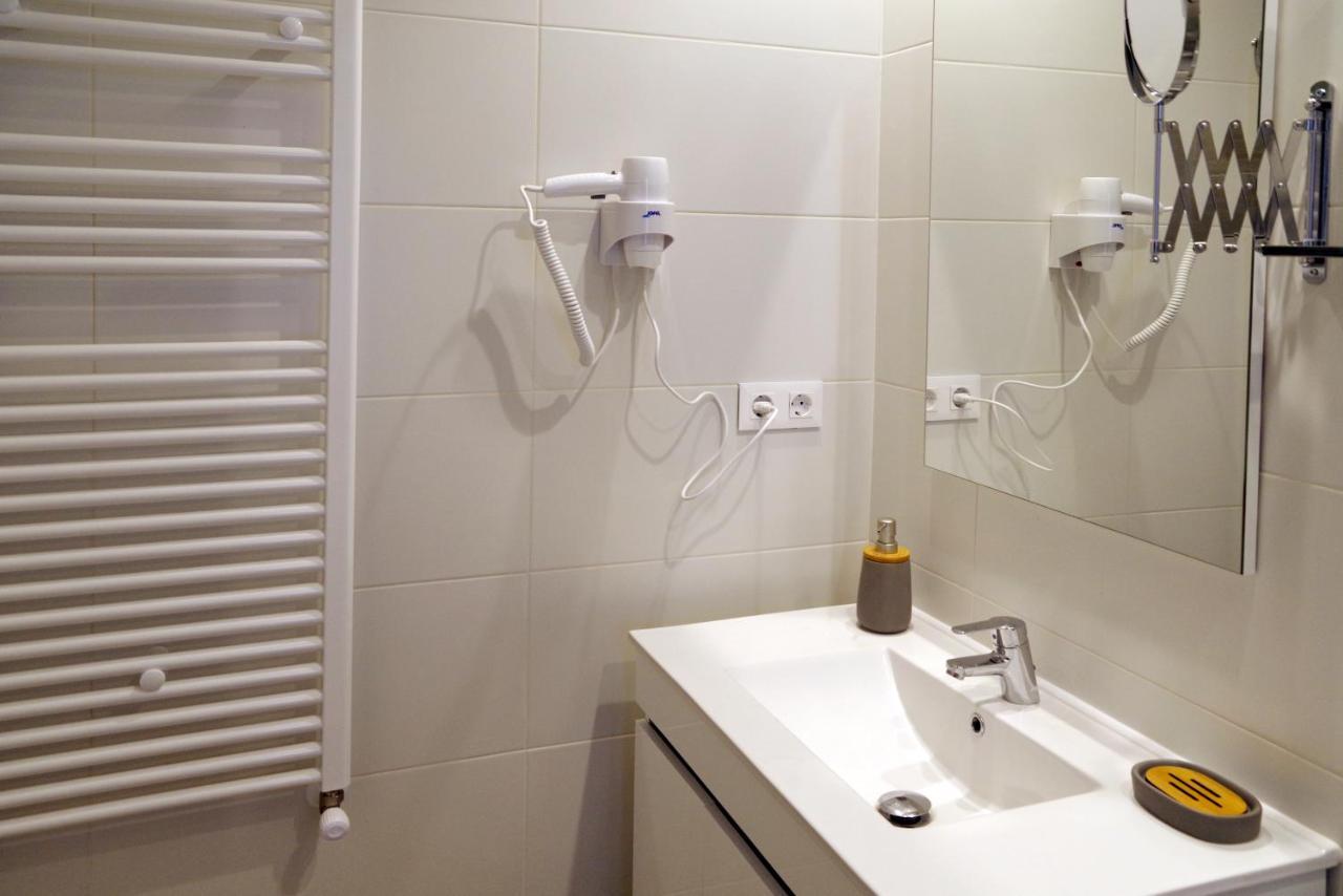 Vallespin 43-1 - Centrico, Parking, Wifi Apartamento *
